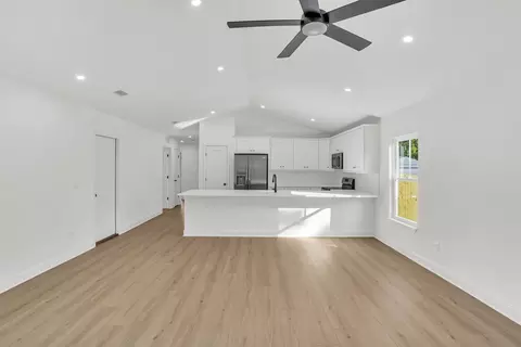 Living - 232 Jackson Blvd, Saint Augustine, FL 32095 photo 2 of 4