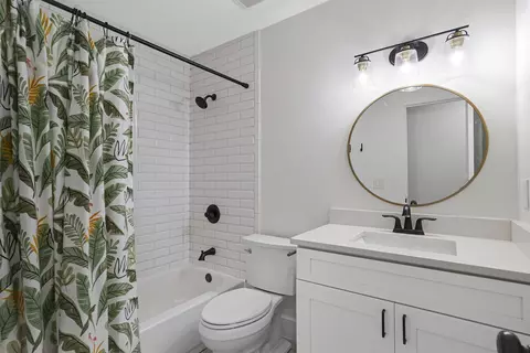 Bath - 1715 Sea Fair Dr, Saint Augustine, FL 32080 photo 4 of 4