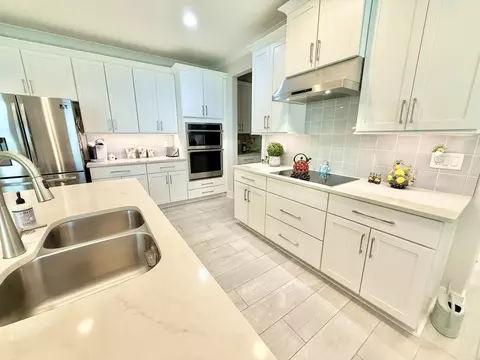 Kitchen - 168 Bella Dr, Saint Augustine, FL 32086 photo 4 of 9