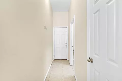 Entry Way - 124 Bonita Rd, Saint Augustine, FL 32086 photo 2 of 3