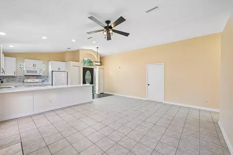 Living - 207 B St, Saint Augustine, FL 32080 photo 4 of 4