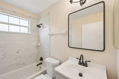 Bath - 207 B St, Saint Augustine, FL 32080 photo 4 of 4