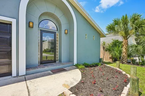 Exterior - 207 B St, Saint Augustine, FL 32080 photo 2 of 7