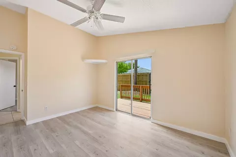 Bedroom - 207 B St, Saint Augustine, FL 32080 photo 1 of 5