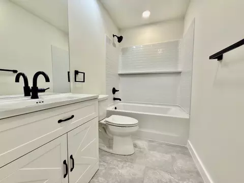 Bath - 4571 Sixth Ave, Saint Augustine, FL 32095 photo 4 of 5