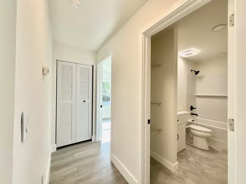 Entry Way - 4571 Sixth Ave, Saint Augustine, FL 32095 photo 2 of 4