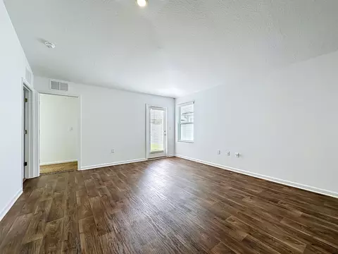 Living - 234 Chesterwood Rd, Saint Augustine, FL 32084 photo 2 of 2