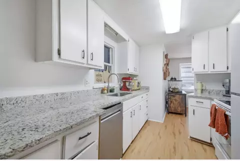 Kitchen - 78 Angelo Ln, Saint Augustine, FL 32086 photo 2 of 3