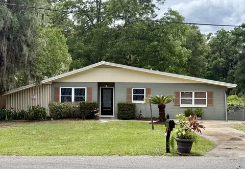 300 Westover Cir, Palatka, FL 32177