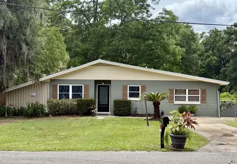300 Westover Cir, Palatka, FL 32177