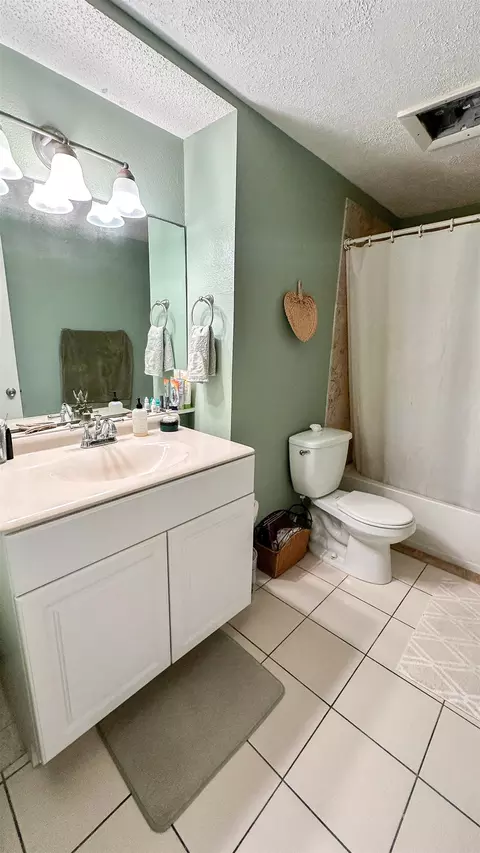 Bath - 2 11th St, Saint Augustine Beach, FL 32080 photo 1 of 6