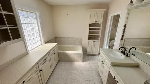 Bath - 2 11th St, Saint Augustine Beach, FL 32080 photo 3 of 6