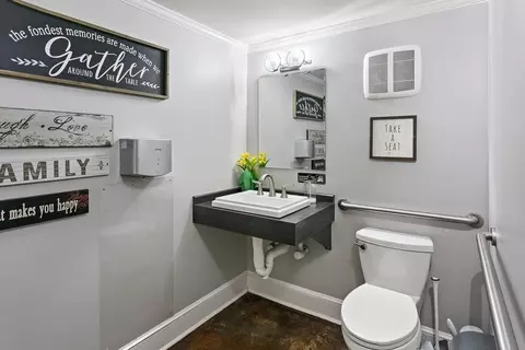 Bath - 47 Cordova St, Saint Augustine, FL 32084 photo 1 of 1