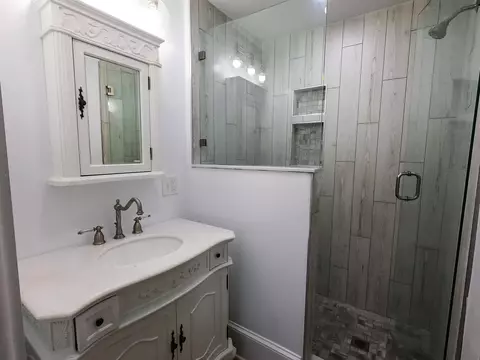 Bath - 177 Riberia St, Saint Augustine, FL 32084 photo 8 of 11
