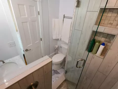 Bath - 177 Riberia St, Saint Augustine, FL 32084 photo 7 of 11