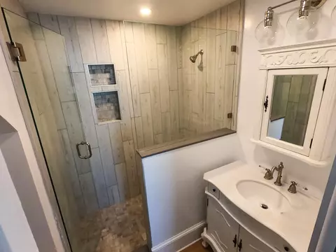 Bath - 177 Riberia St, Saint Augustine, FL 32084 photo 4 of 11