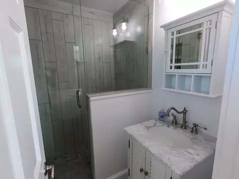 Bath - 177 Riberia St, Saint Augustine, FL 32084 photo 6 of 11