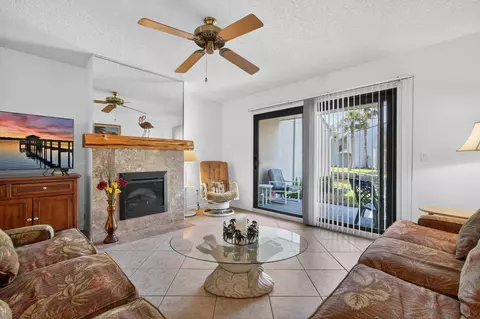Living - 890 A1a Beach Blvd Unit Apt 28 Wgarage, Saint Augustine Beach, FL 32080 photo 4 of 4
