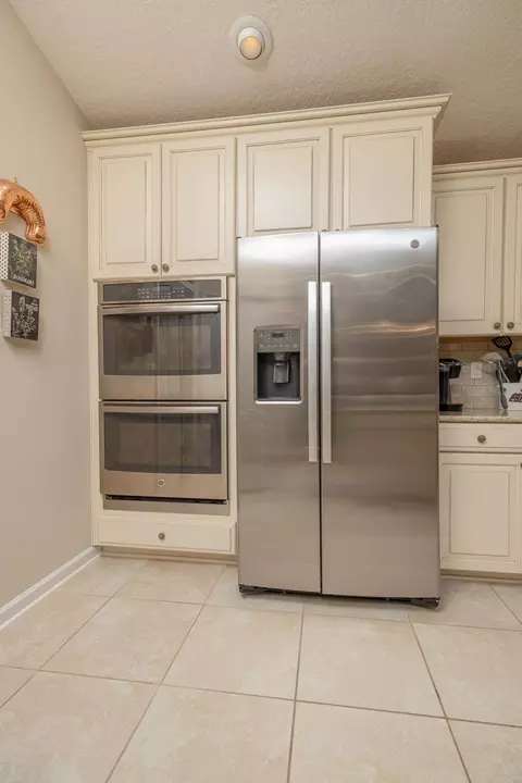 Kitchen - 149 Cereus Ln, Saint Augustine, FL 32086 photo 6 of 7
