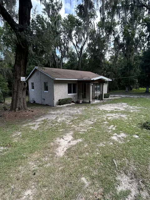 908 River St, Palatka, FL 32177