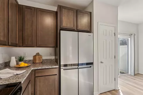 Kitchen - 72 Beach Palm Ct, Saint Augustine, FL 32086 photo 3 of 4