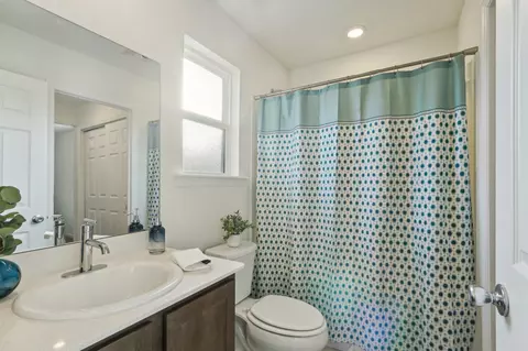 Bath - 72 Beach Palm Ct, Saint Augustine, FL 32086 photo 3 of 4