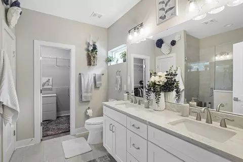 Bath - 633 W Pope Rd, Saint Augustine, FL 32080 photo 1 of 3