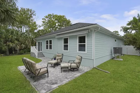 Exterior - 633 W Pope Rd, Saint Augustine, FL 32080 photo 4 of 7