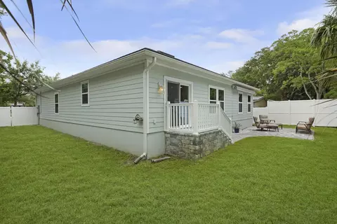Exterior - 633 W Pope Rd, Saint Augustine, FL 32080 photo 5 of 7