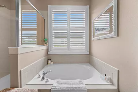 Bath - 216 Deerfield Glen Dr, Saint Augustine, FL 32086 photo 3 of 6