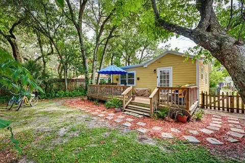Exterior - 10 Eastman St, Saint Augustine, FL 32084 photo 3 of 8