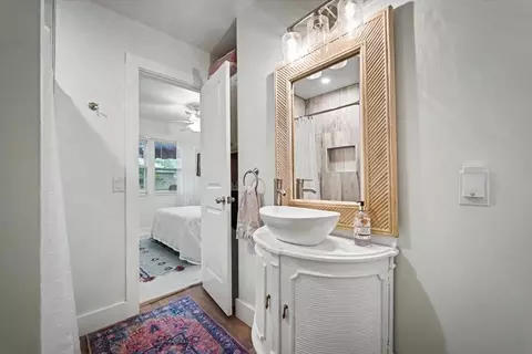 Bath - 10 Eastman St, Saint Augustine, FL 32084 photo 3 of 3