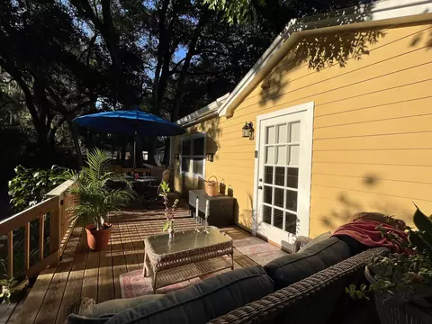 Exterior - 10 Eastman St, Saint Augustine, FL 32084 photo 5 of 8