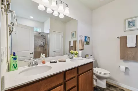 Bath - 182 Myrtle Oak Ct, Saint Augustine, FL 32092 photo 3 of 4