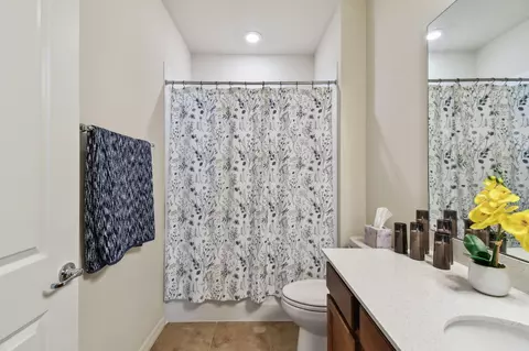 Bath - 182 Myrtle Oak Ct, Saint Augustine, FL 32092 photo 1 of 4
