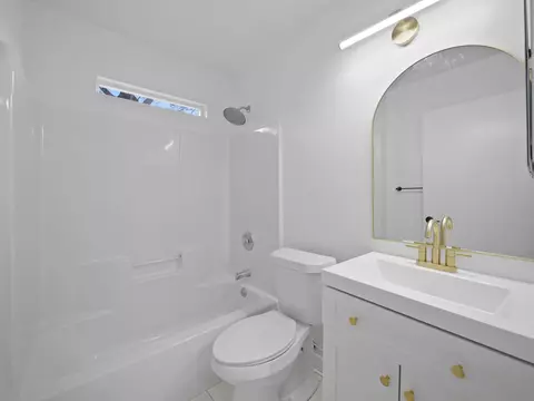 Bath - 214 4th St, Saint Augustine, FL 32080 photo 2 of 2