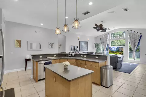 Kitchen - 198 Parkside Dr, Saint Augustine, FL 32095 photo 4 of 6
