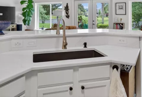 Kitchen - 1017 Oak Arbor Cir, Saint Augustine, FL 32084 photo 6 of 9