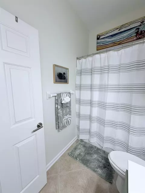 Bath - 1017 Oak Arbor Cir, Saint Augustine, FL 32084 photo 8 of 11
