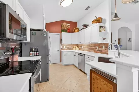 Kitchen - 1017 Oak Arbor Cir, Saint Augustine, FL 32084 photo 1 of 9