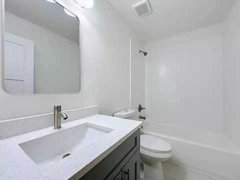 Bath - 901 Delcie Dr, Saint Augustine, FL 32086 photo 2 of 2