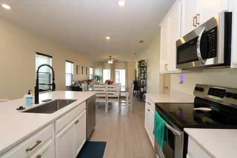 Kitchen - 21 Beauclair Blvd, Saint Augustine, FL 32084 photo 2 of 5