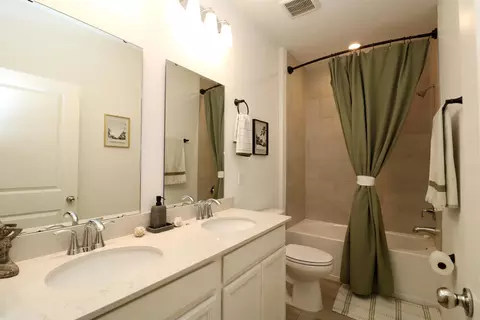 Bath - 21 Beauclair Blvd, Saint Augustine, FL 32084 photo 4 of 6