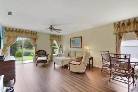Living - 965 Wynfield Cir, Saint Augustine, FL 32092 photo 2 of 2