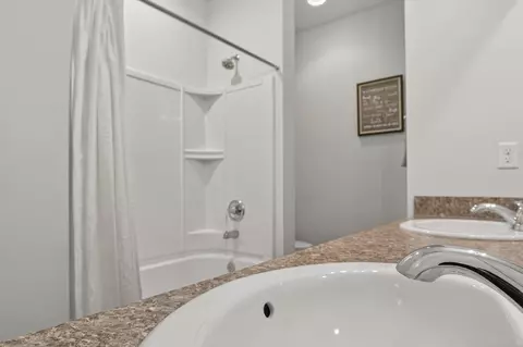Bath - 212 Meadow Crossing Dr, Saint Augustine, FL 32086 photo 4 of 4