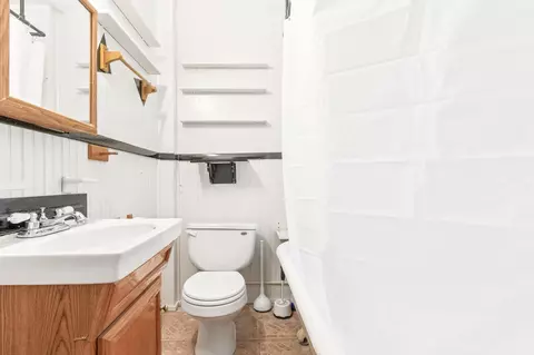 Bath - 8 Mulvey St, Saint Augustine, FL 32084 photo 1 of 2