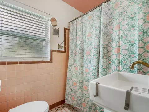 Bath - 7 Menendez Rd, Saint Augustine, FL 32080 photo 1 of 2