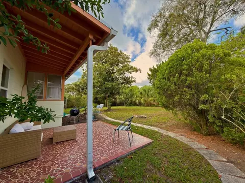 Exterior - 7 Menendez Rd, Saint Augustine, FL 32080 photo 4 of 9