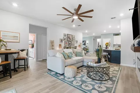 Entry Way - 20 Trumpco Dr, Saint Augustine, FL 32092 photo 2 of 3