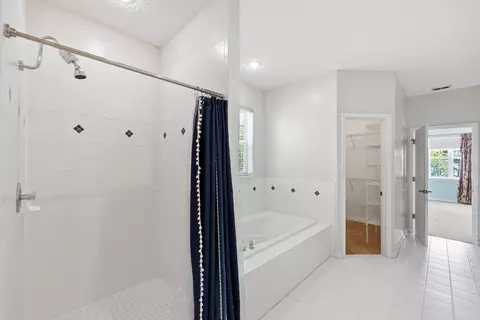 Bath - 503 Twenty-second St, Saint Augustine, FL 32084 photo 4 of 6